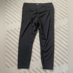 PINK Victoria’s Secret active ankle leggings  with pockets